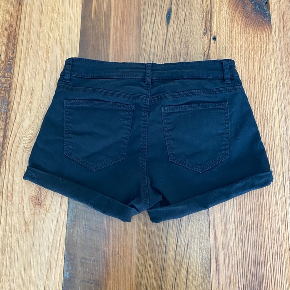 Black Cuffed Shorts - Picture 4 of 4